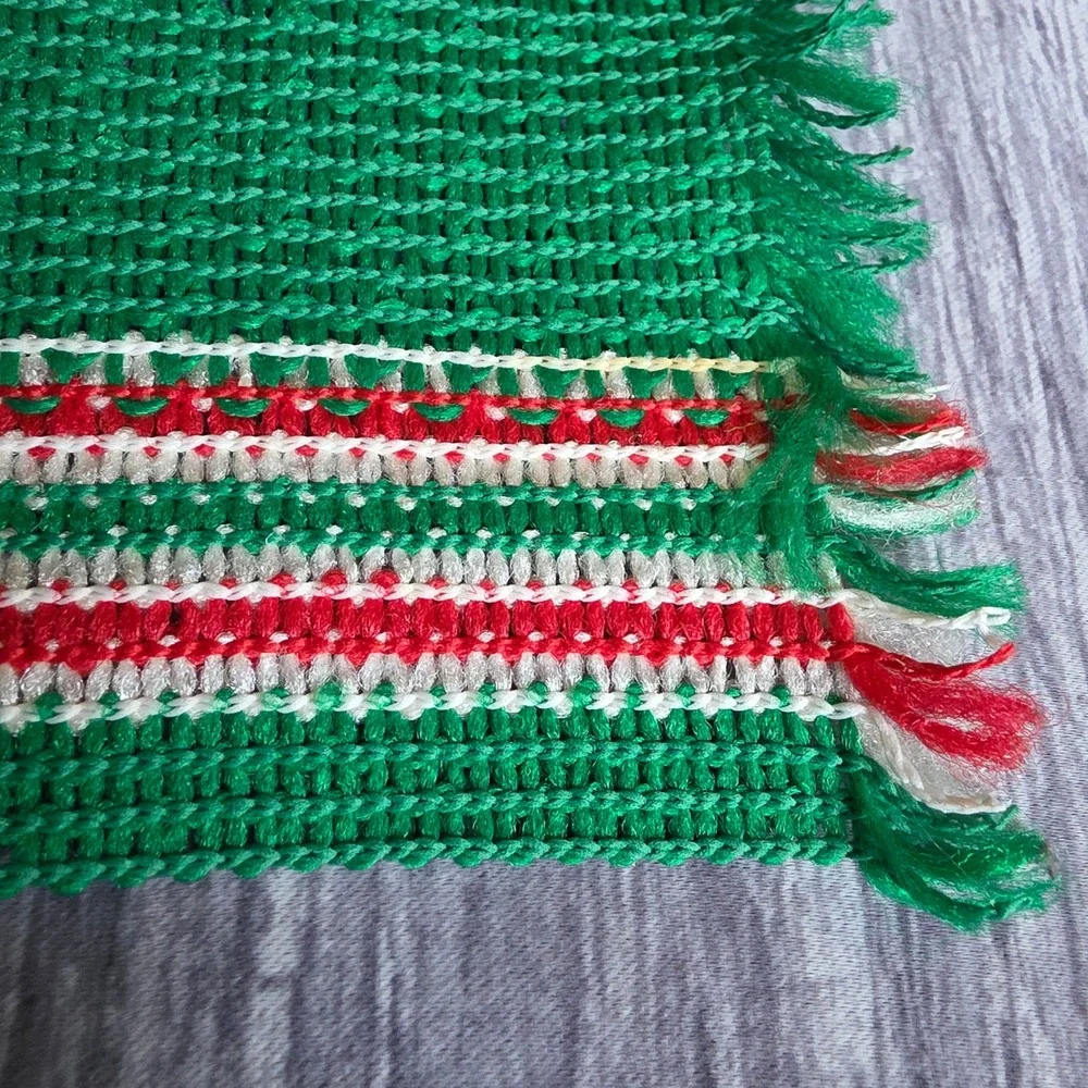 N/A festive hand